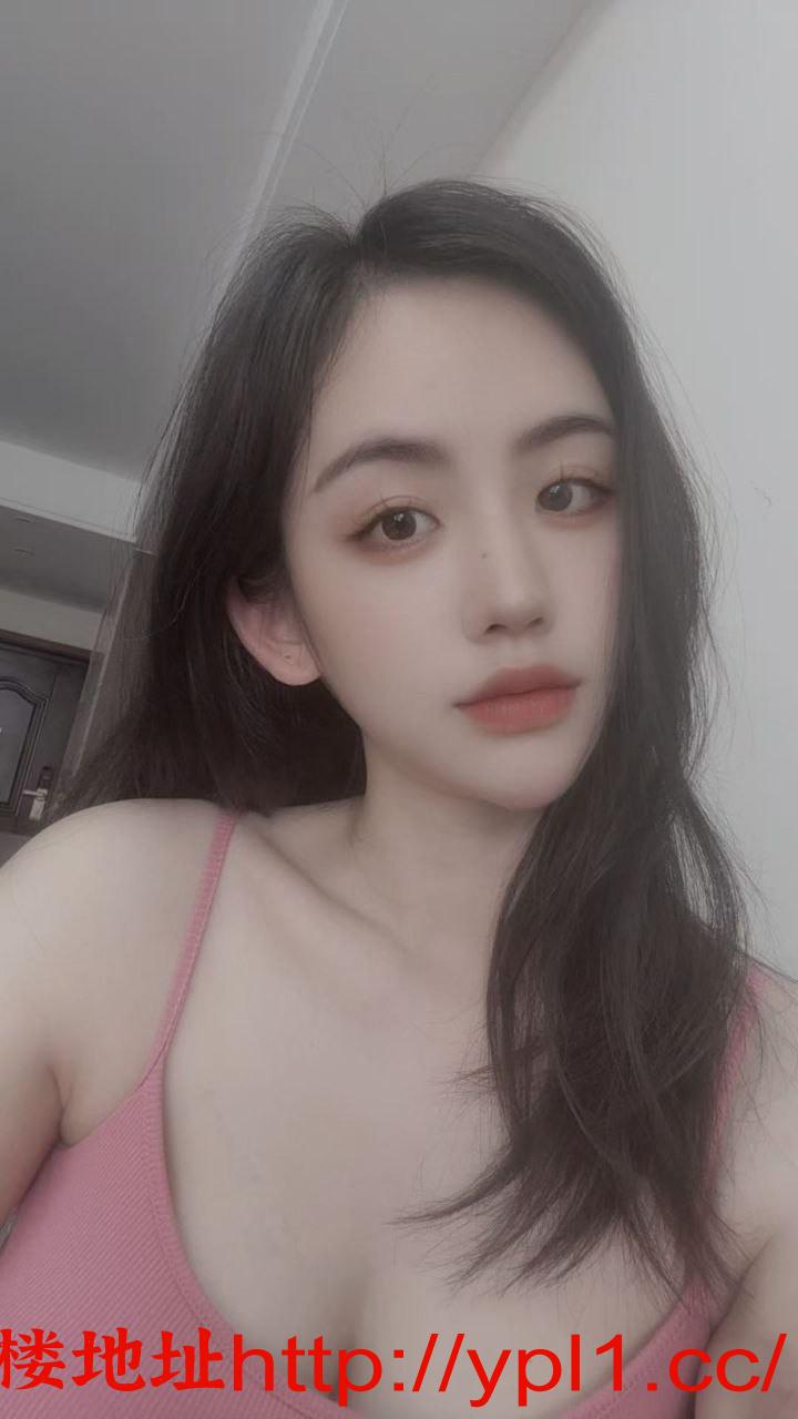 白皙御姐