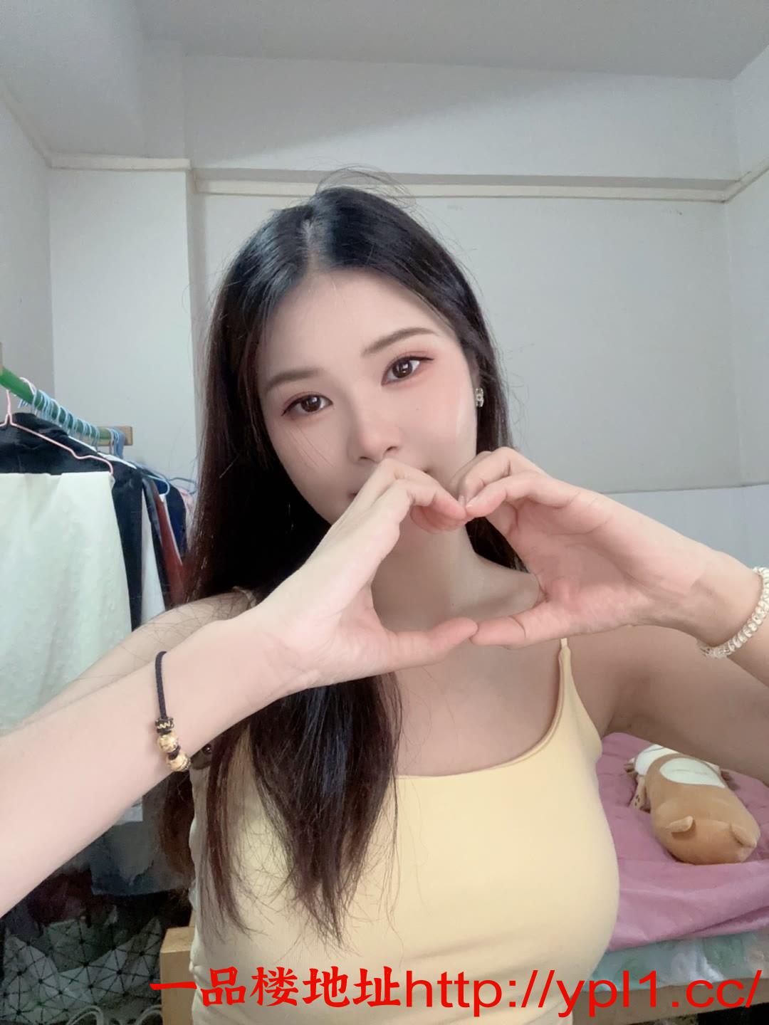 性感辣妹甜美可爱