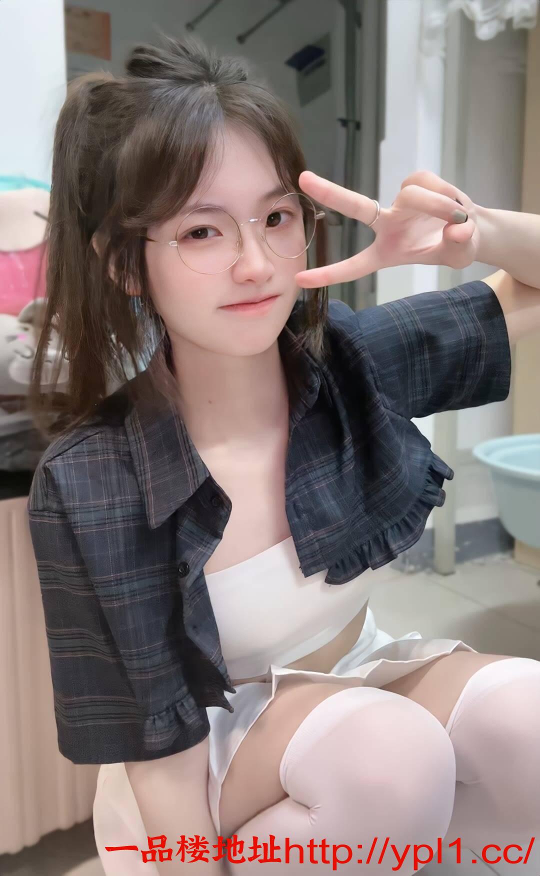 萝莉兼职甜甜
