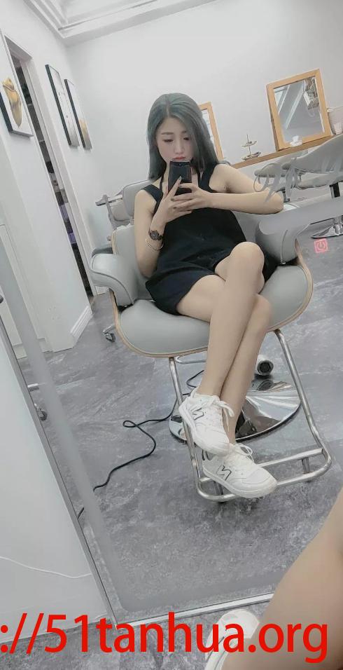 曲靖一好看年轻美女